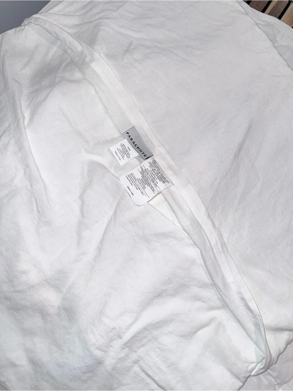 Parachute linen box quilted Euro sham set of 2 white 26x26” pristine immaculate